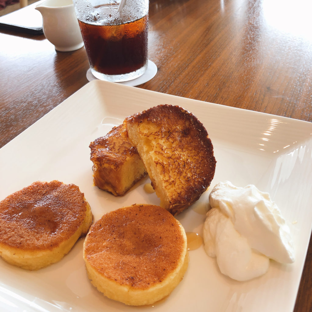 ハレクラニ沖縄朝食パンケーキ